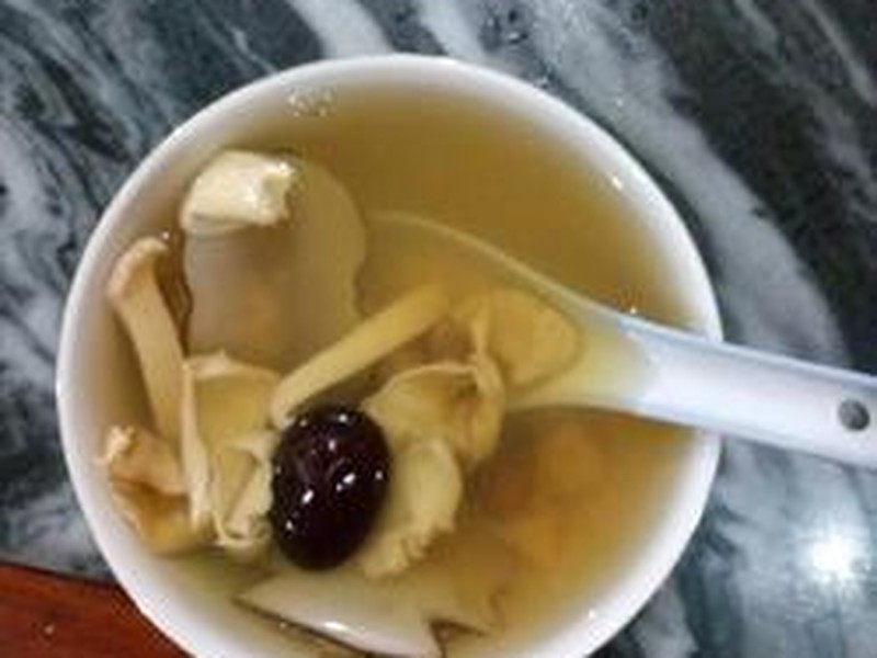 响螺花胶海底椰汤