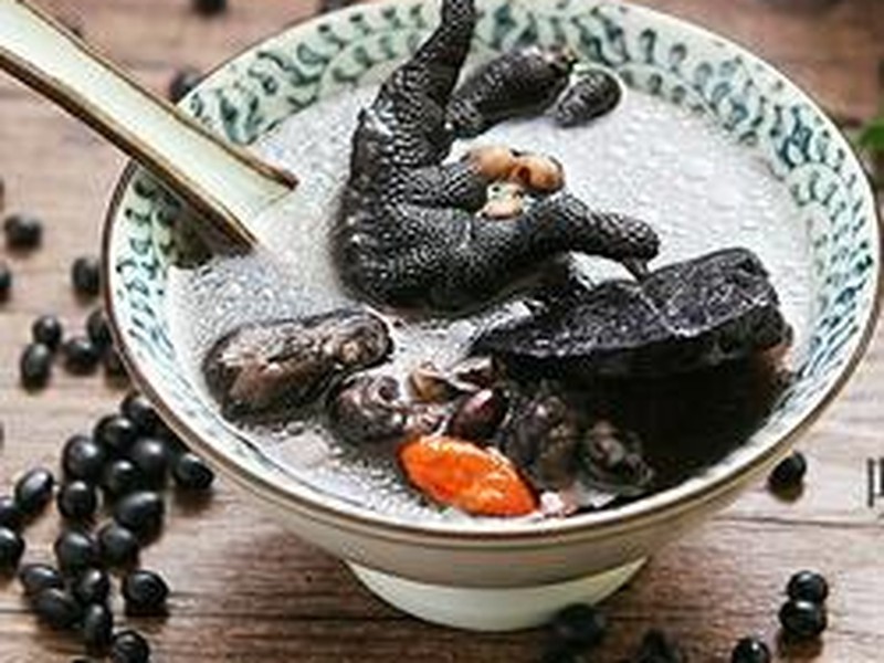 首乌乌鸡汤