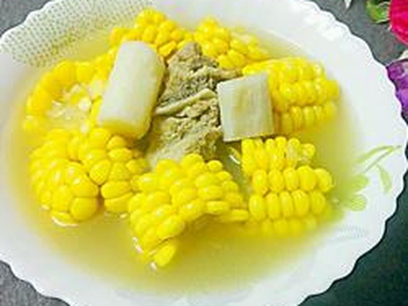 山药玉米板骨汤
