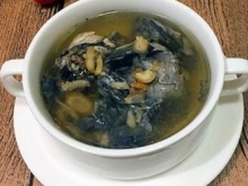 花旗参炖乌鸡汤