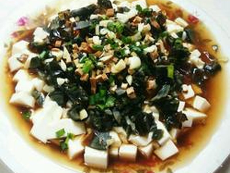 凉拌皮蛋豆腐