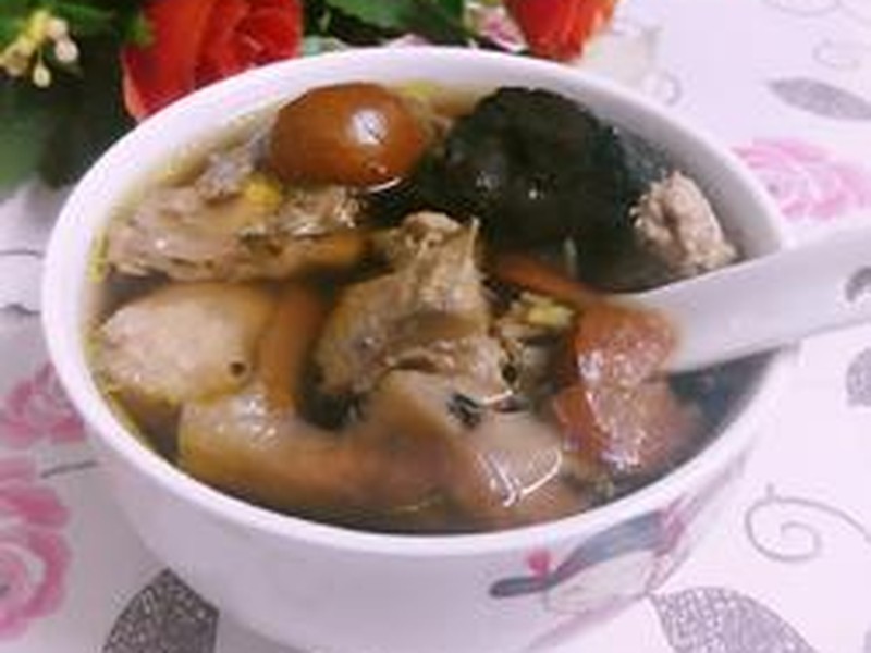 土茯苓生地煲鸡汤