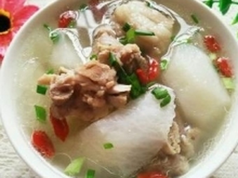 白萝卜猪骨汤