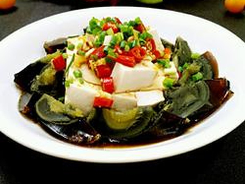 皮蛋拌豆腐