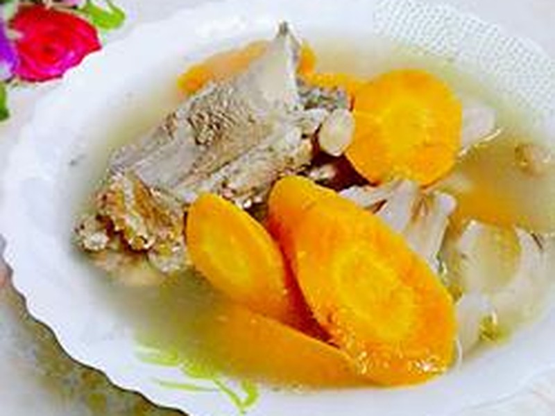 胡萝卜莲藕煲猪骨