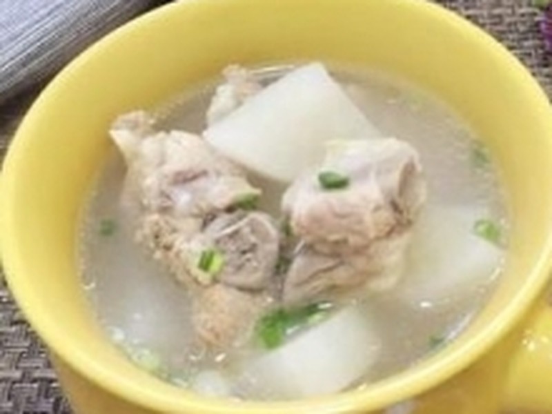 白萝卜猪骨汤