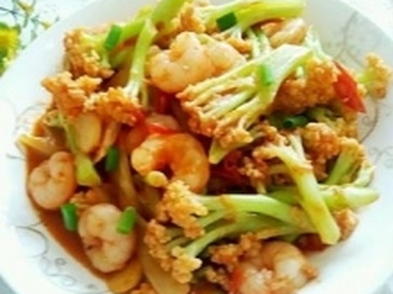 西红柿虾仁炒菜花