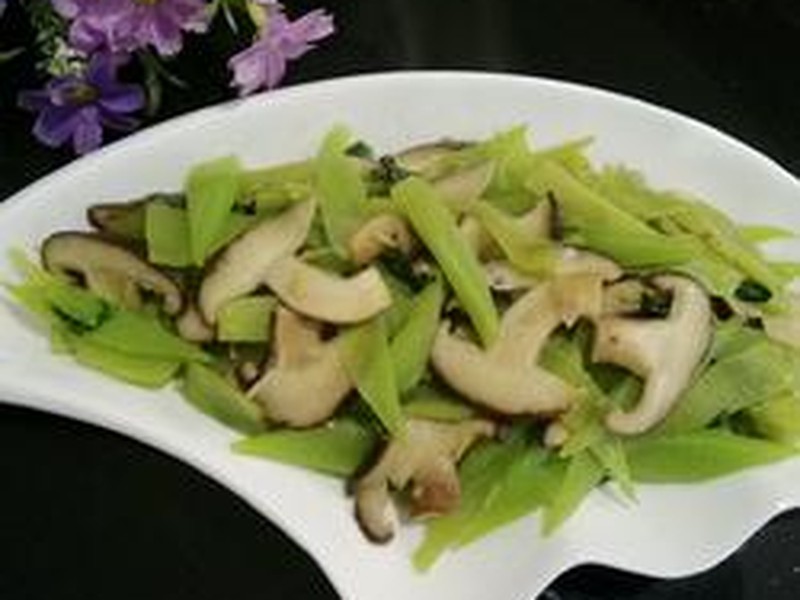 香菇炒莴笋
