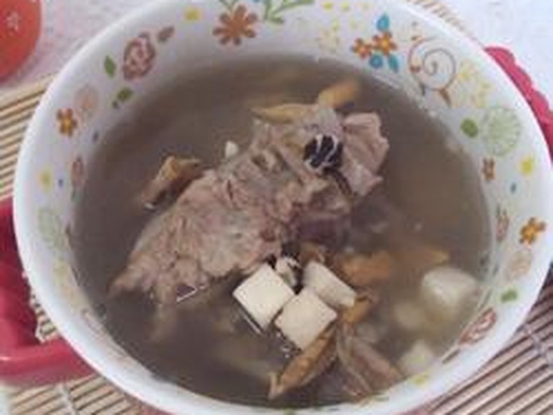 五指毛桃煲猪骨