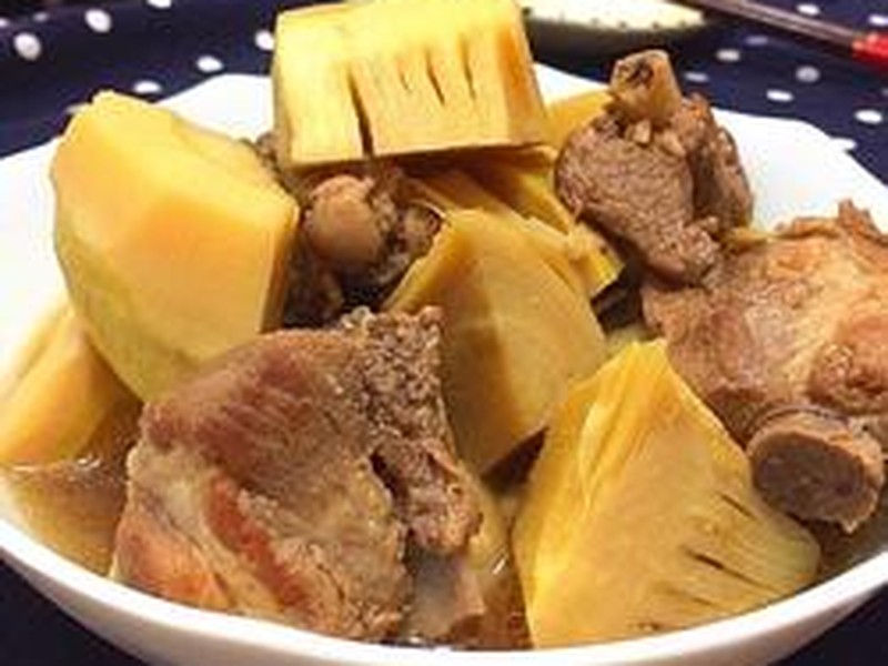 春笋烧排骨