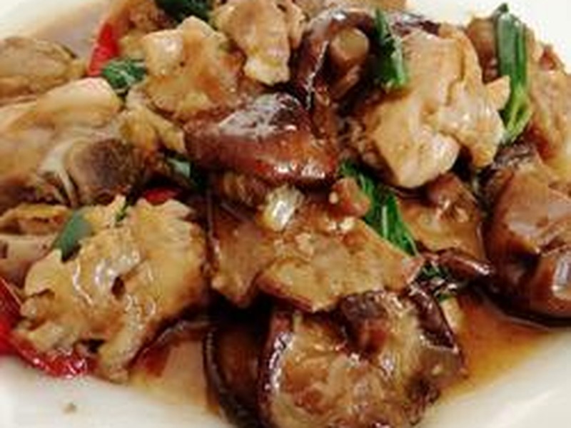 香菇蚝油焖鸡肉