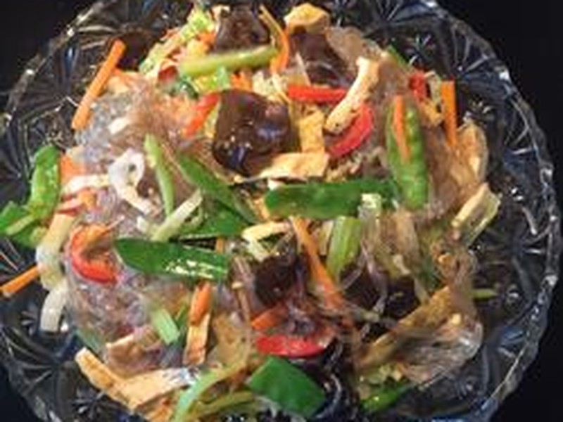 素菜炒红薯粉丝