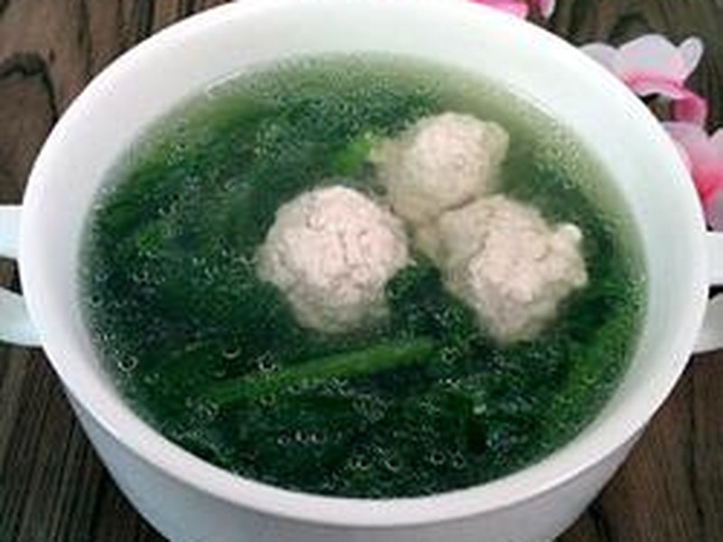 菠菜丸子汤