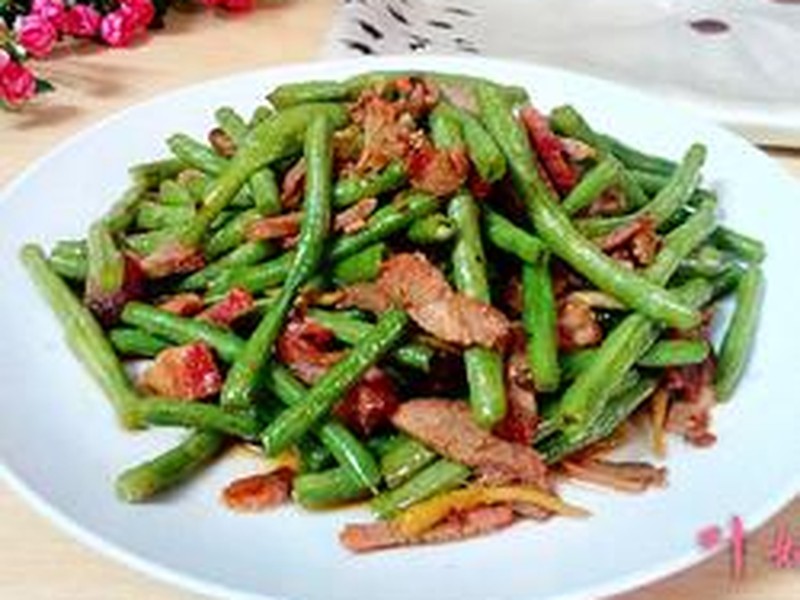 叉烧炒豇豆