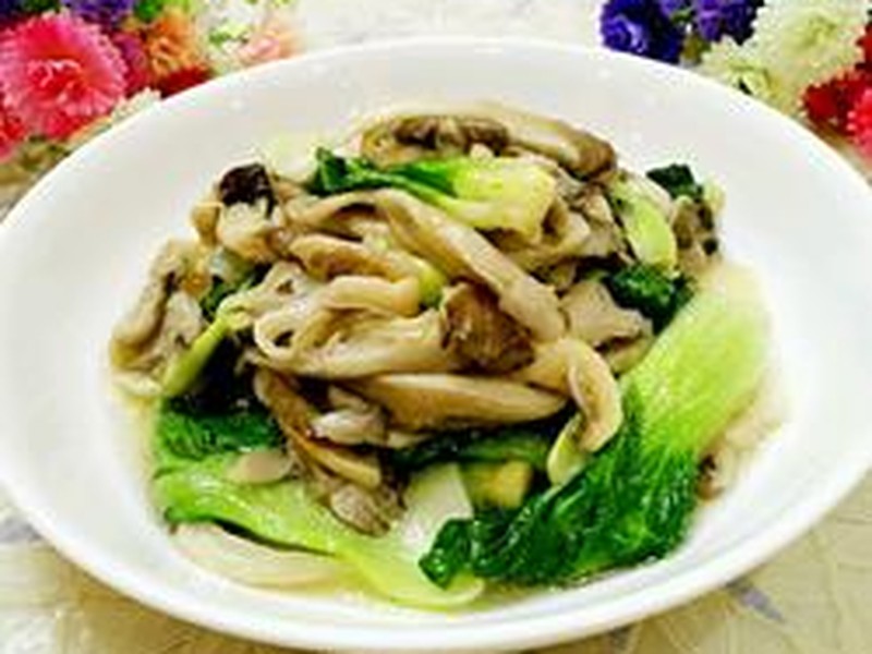 平菇炒小白菜