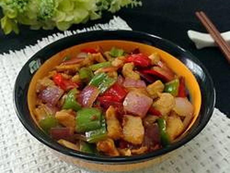二蔬小炒肉丁