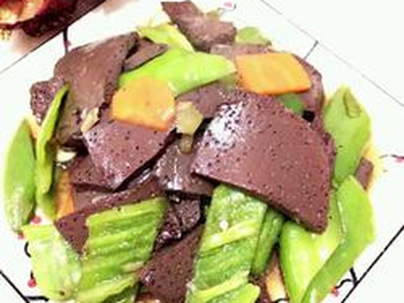 青椒炒羊血