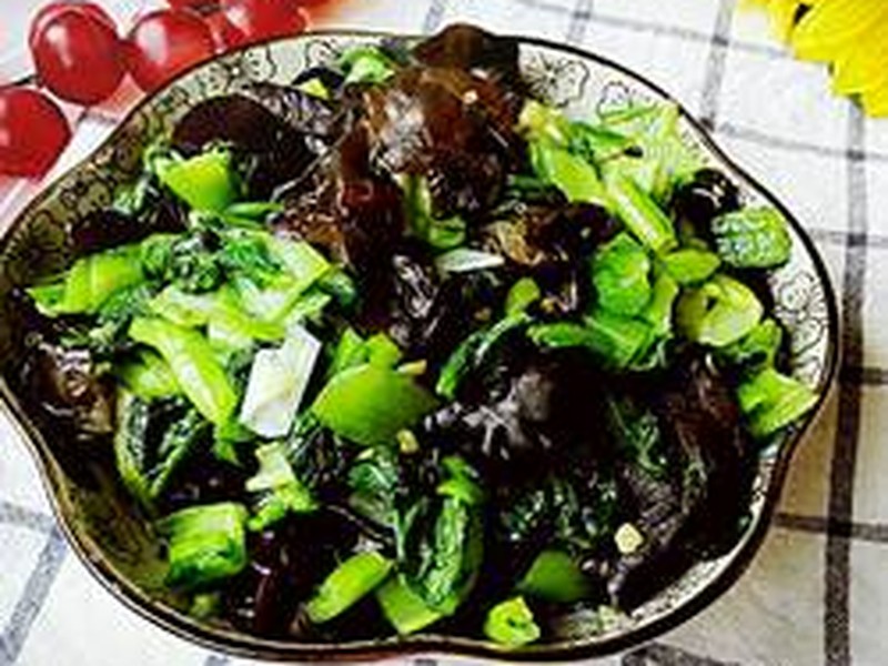 木耳炒小白菜