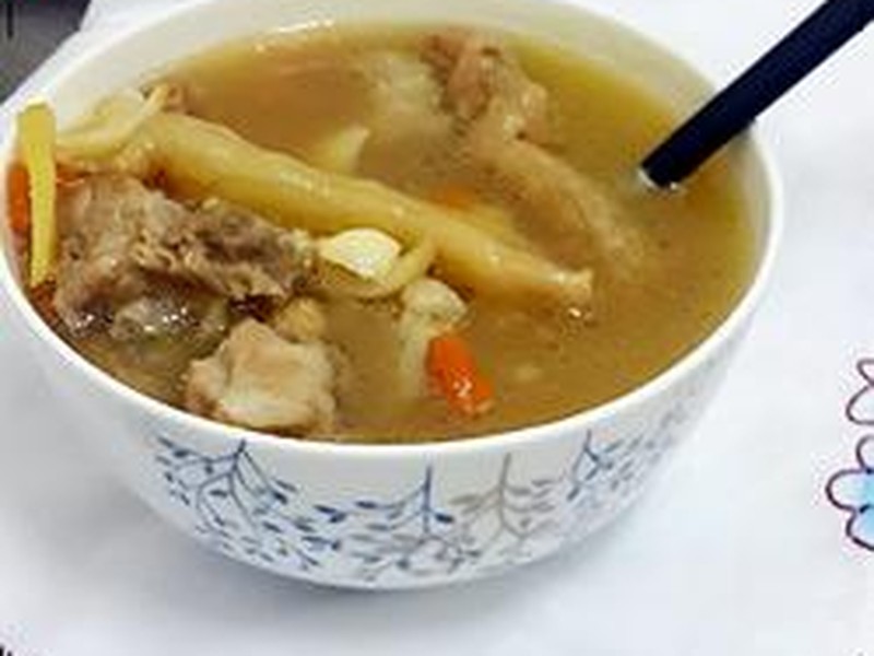 清热润肺排骨汤