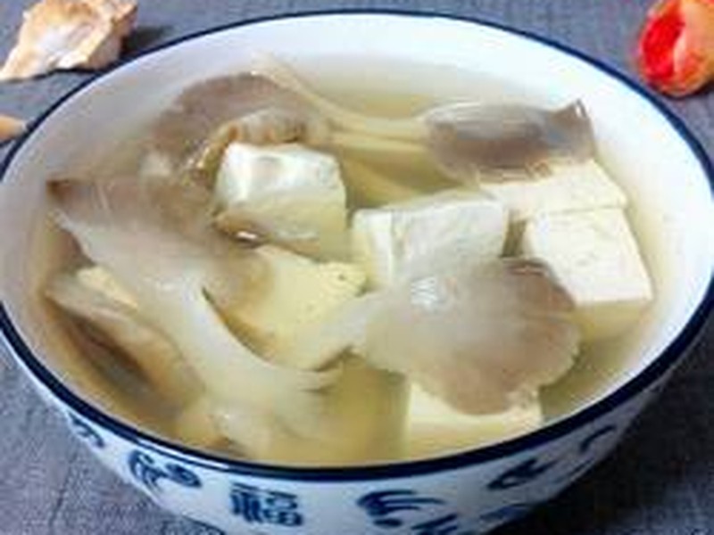平菇豆腐汤