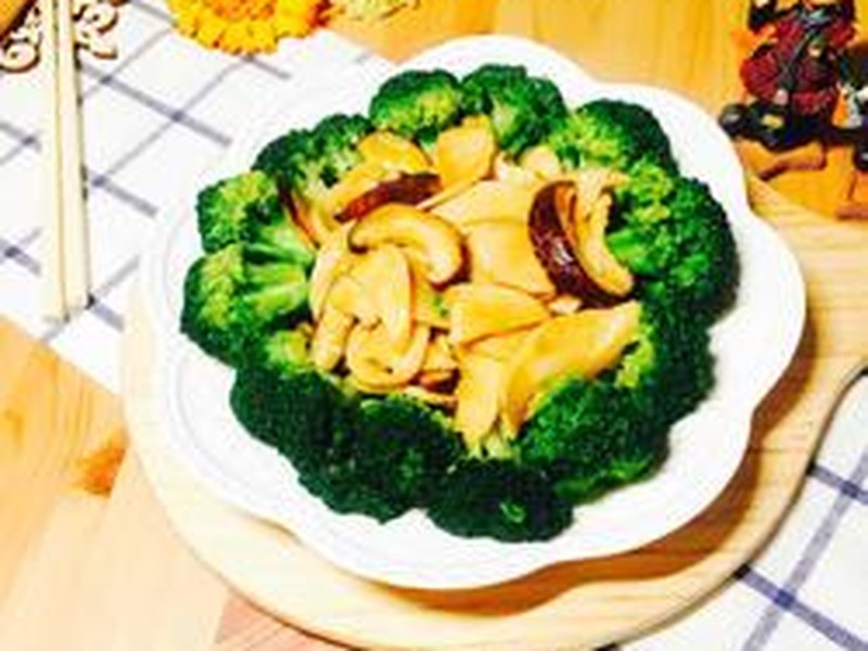 西兰花双菇