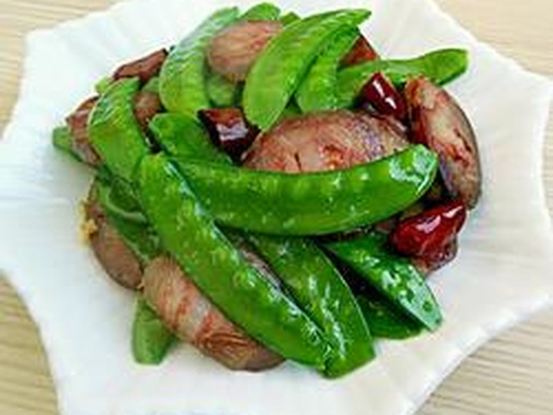 荷兰豆炒风干肠