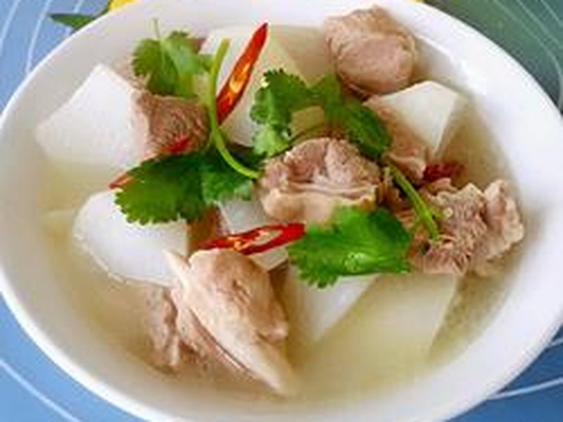 清汤羊肉萝卜煲