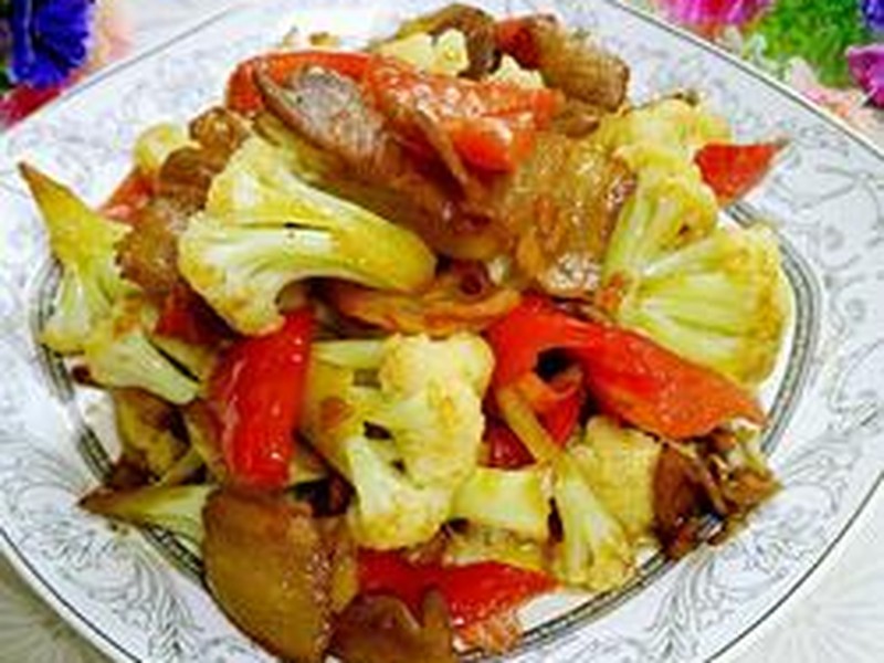 腊肉干煸菜花