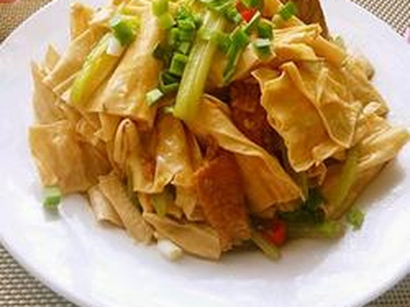 香芹腐竹炒肉片