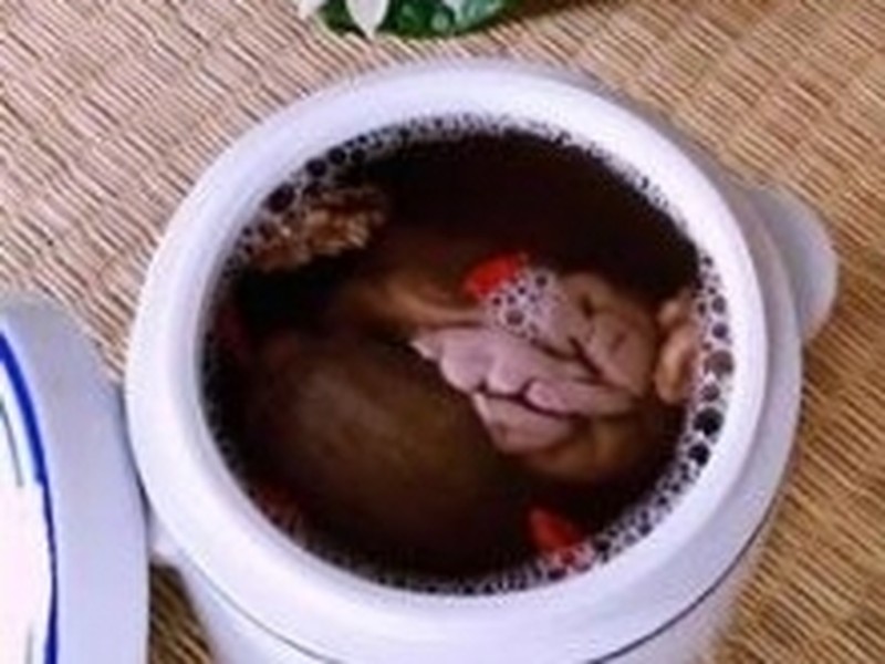 天麻炖猪脑汤