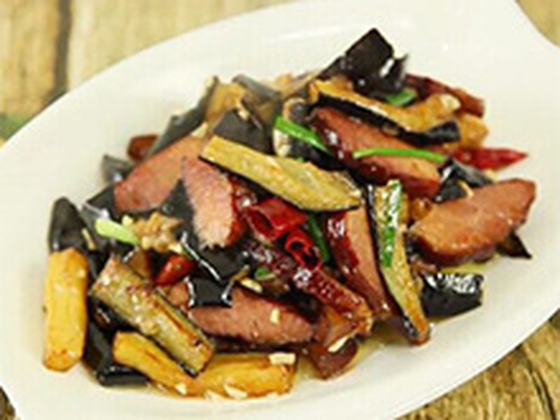 腊肉烧茄子