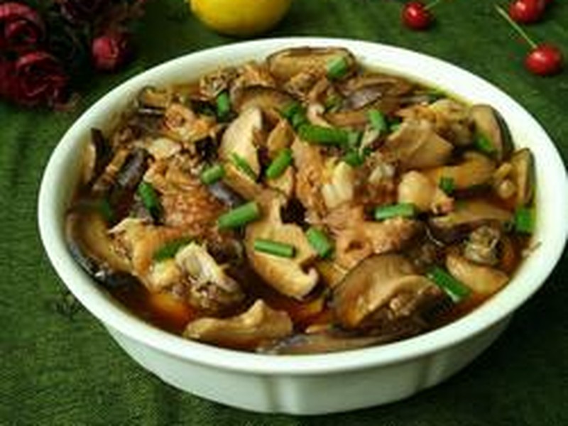 香菇蒸鸡腿