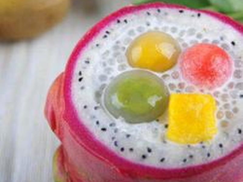 椰汁西米汤圆火龙果盅