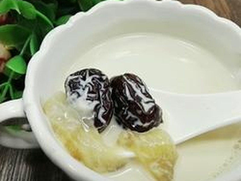 鱼胶炖牛奶甜品