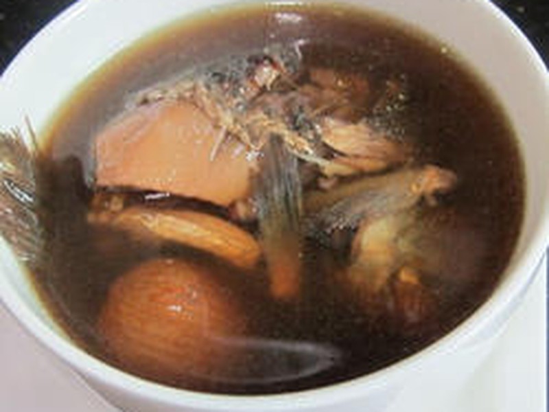 绵茵陈鲫鱼汤