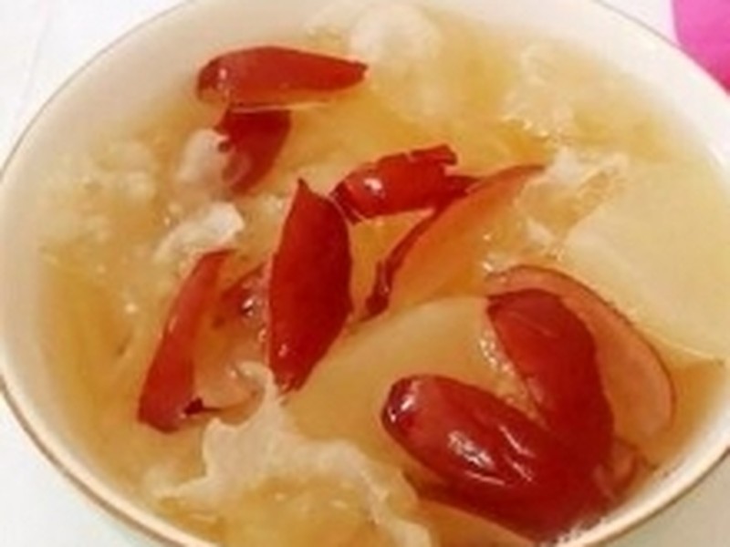 银耳红枣雪梨汤